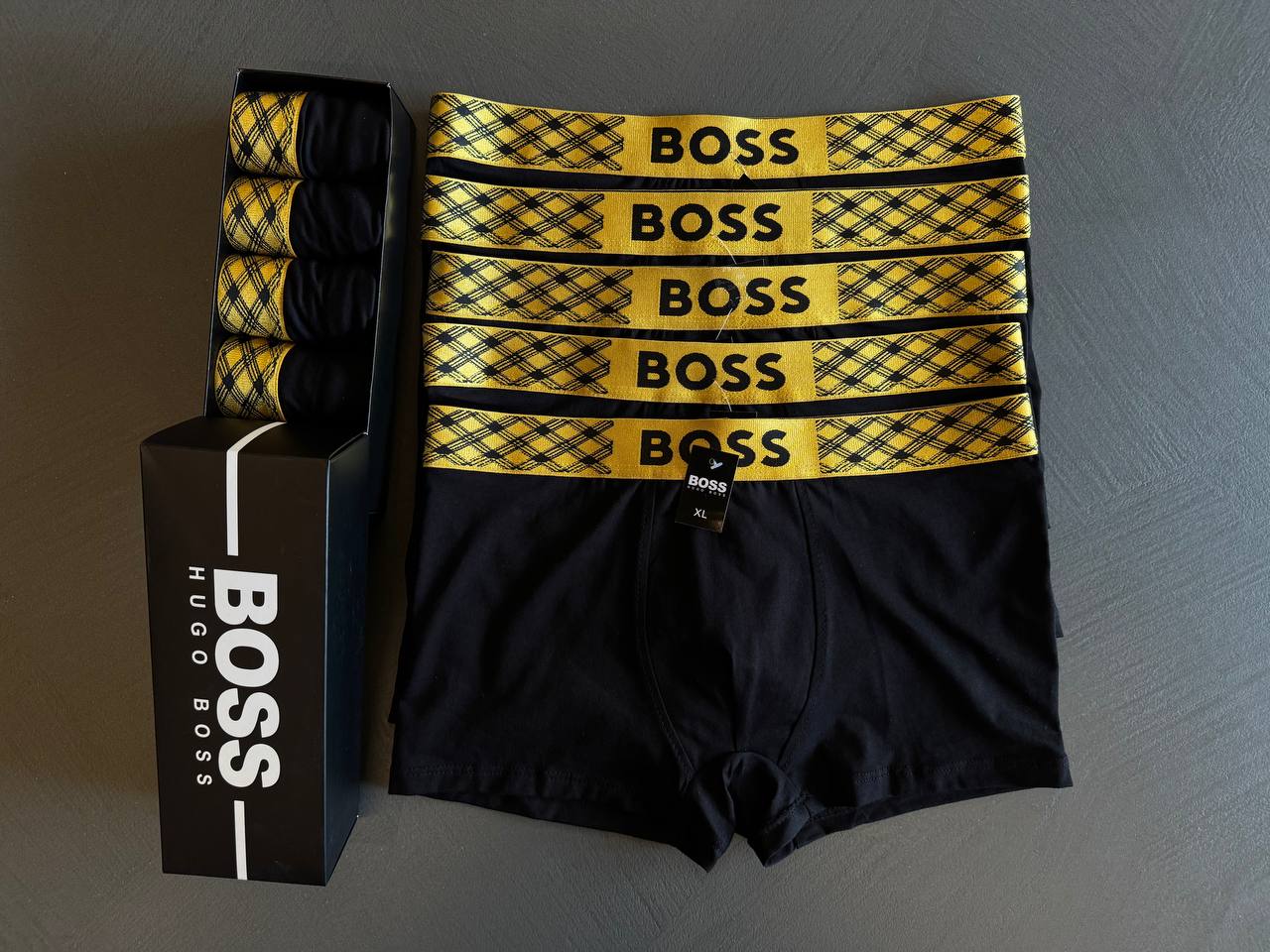 Hugo Boss Classic Gold